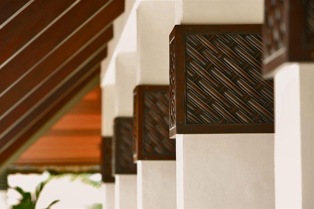 เซาท์ ปาล์ม รีสอร์ต Hotel ปางเลา ภายนอก รูปภาพ Detail of the staircase